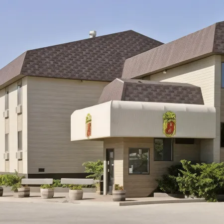 Super 8 by Wyndham Buffalo
