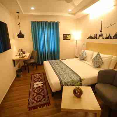 De Crown Luxury Hotel Rooms