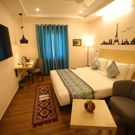 De Crown Luxury Hotel