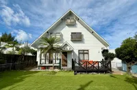 8 min walk to the beach* BBQ in the large garden