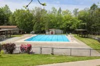 Spacious 5 BR/3 BA Pocono Chalet game room in the Hideout - Pools