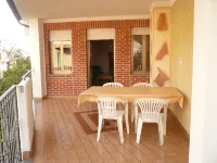 Spacious holiday apartment in La Caletta, a few minutes from the beach - 2-Star