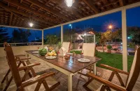 Private pool villa with water massage pool and sea view roof garden - 3 estrellas