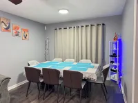 Luxury 4 Bed 2.5 Bath Home near O'Hare Airport - บังกะโล