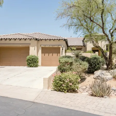 Walk to Festivals From a Modern Dream House Near La Quinta