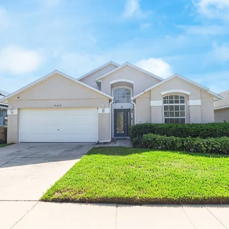 Charming 4-bedroom house with WiFi, AC in lovely Kissimmee