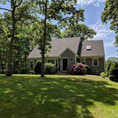 Summer Rental in Brewster, Walk to the ponds! Hotel Exterior