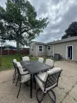 3BR Ranch / Near Hospitals, Universities, Bluff, River, Coffee Shop, & More!