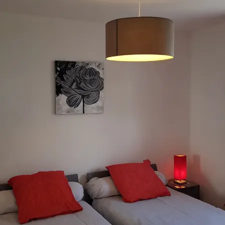 APARTMENT T3 Small sea view 150 meters from the beach.