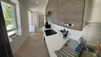 Joli Appartement Rénové de 55m2. Parking Gratuit - Apartments