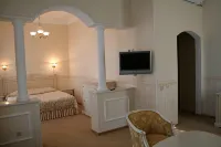 Onegin Hotel - parking