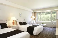 Luke Plaza Hotel