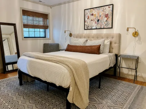 Steps to Lane and VT Campus Cozy 2 Bed/2 Bath Blacksburg Apartment