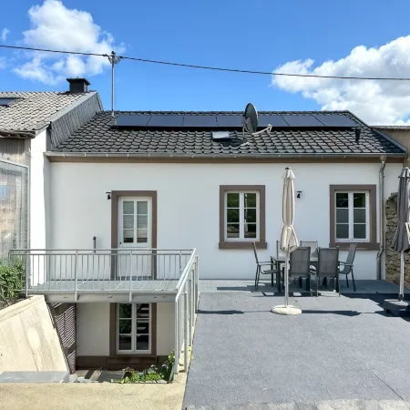Renoviertes Ferienhaus 115 qm, mit Ganzjährig Beheiztem Innenpool 28 C und Spa