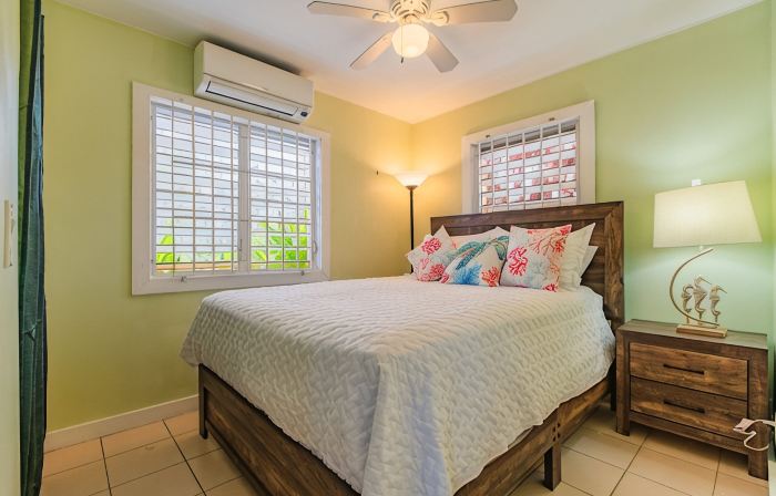 Beachfront.  Just a Few Steps to the Sand. Walk to Restaurants.  Near Downtown.