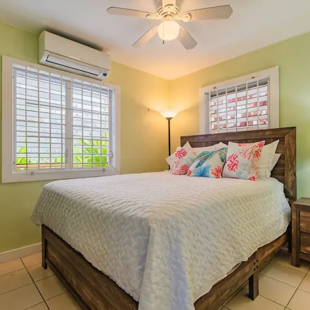 Beachfront.  Just a Few Steps to the Sand. Walk to Restaurants.  Near Downtown.