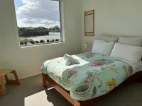 Raglan Retreat With Water Views