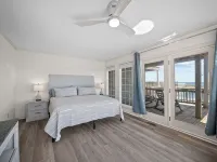 Sea Glass B- Upscale Beachfront Retreat & Pool - 3성급