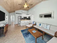 Golf Cart Included, Andros Villa, Treasure Cay, Bahamas, 100 yards from beach - Homestays