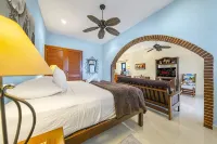 Oceanside Casita "Palenque" with a/c and pool    5 min stroll to beach - Condos
