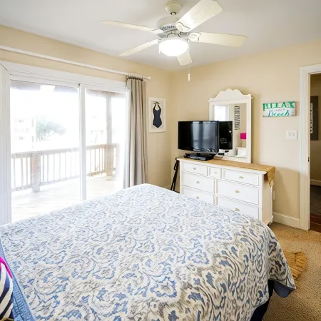 Mermaid Way - beach 5 min walk, pool w/heater, hot tub, game room, pet friendly