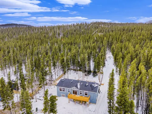 Spacious Mtn Cabin- with HOT TUB, Game room, Skiing, rafting, views and more! - Chalets