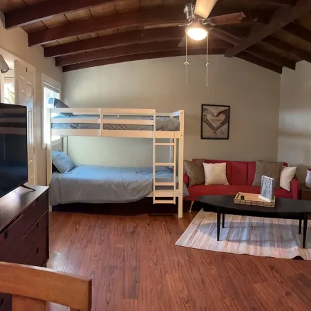 All Inclusive Amenities:Kayak,Sup,Pedal Boat,PingPong,Pickleball,Movie Nt &More!