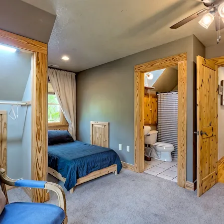 Stacked Stone Retreat - Bryson City Luxury Log Home close to town