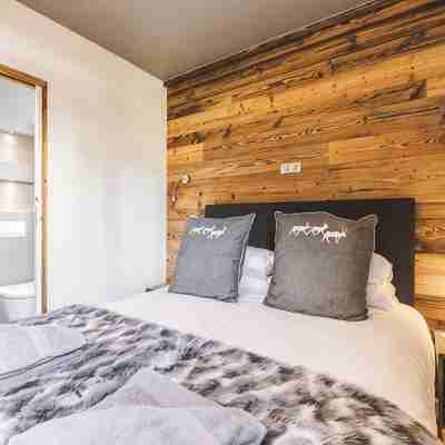 Modern, spacious apartment in the centre of Morzine near the ski lifts. Rooms