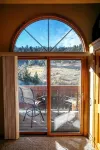 Spacious Estes Park 2 Bedroom Loft with AC. on the River, Location is Unmatched. - 4つ星