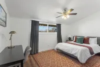 Charming 3-bedroom house south Kokomo - 3 ดาว