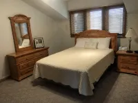 Ski and Golf Retreat by Hole 8 - 4-Star