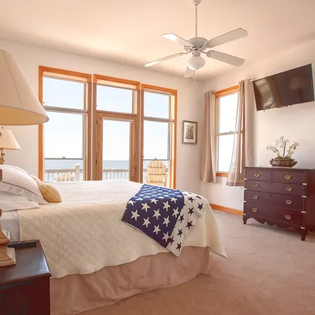 HEATED pool/waterfront/private pier/tennis/hot tub/kayaks/SUPs/8bed 6bath