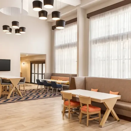 Hampton Inn & Suites Valparaiso
