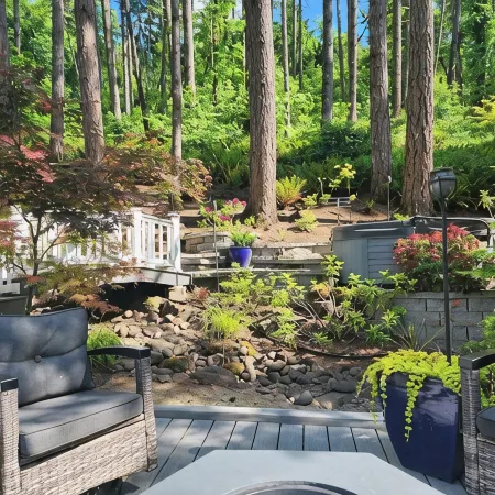 Quiet 4 bedroom Home with Hot Tub nestled in the woods