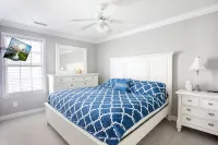 Mermaids Haven: 6 Bedroom, 4 Bathroom on the beach Sleeps 16! - 4-Star