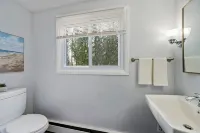 Cozy, Quiet and Peaceful Bailey's Harbor Home: Close to Everything Door County! - Wi-Fi