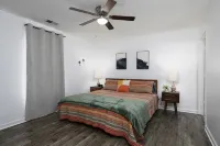 3 Bed 2 Bath Renovated Cozy Rustic Home - 4-Star