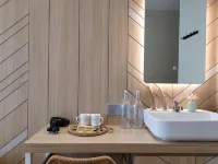 Oikos Poshtel - Hostels