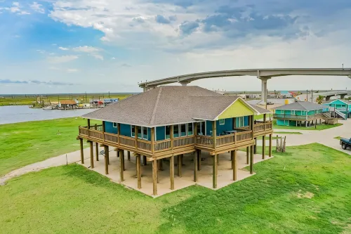 Fun on Sargent Beach in this Fabulous Vacation Home! - 4-Star