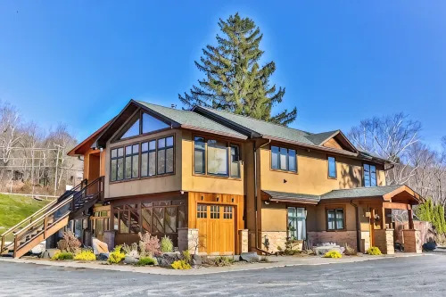 6BR/7bath Luxury home Hot Tub in Hunter Catskills - 4-stjärniga