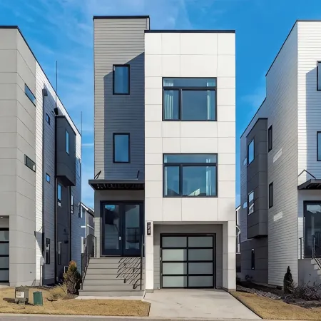 Spacious 4 Bedroom House in Charming Downtown Raleigh with Amazing Views!