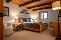 Modern Mountain Chalet Near Storyland & Summer Fun - Feriehus