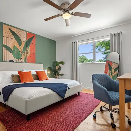 Tropical Oasis - Heated Pool - Hot Tub - Downtown and Beaches
