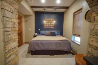 Cozy 3-Bedroom Grand Chalet in Delta, Colorado - WiFi