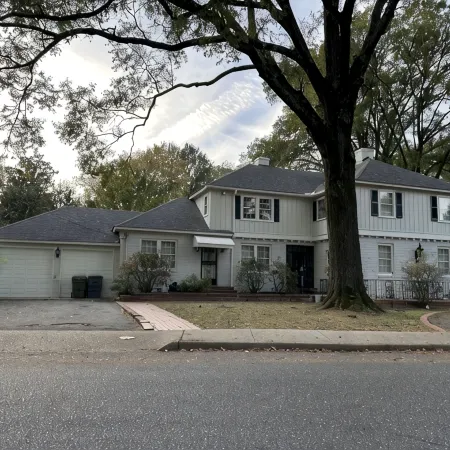 Filmed in Movie-Large Charming Midtown 4000 f²,5 Br,8 Beds,3.5 Bath Sleeps 14