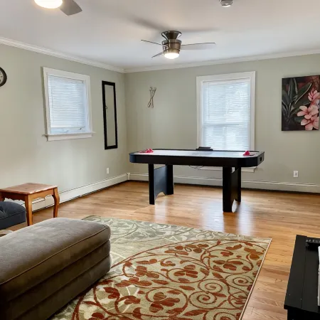 ⭐ Spacious Lake House Just Minutes From The Slopes ⭐