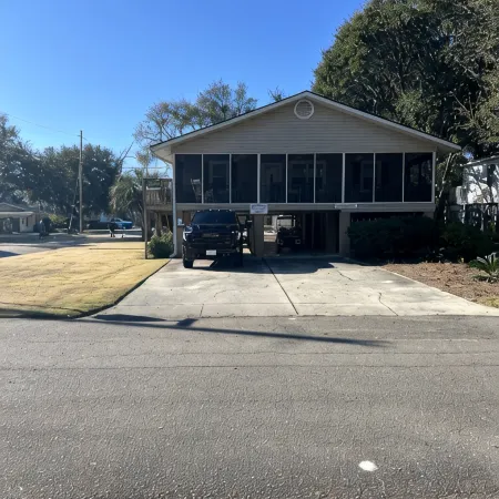 1 Block from Beach! 4Bed 2Bath Beachhouse. Just Had a Cancelation in July.