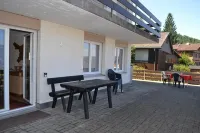 Elfe - Apartments: Three-Bedroom Apartment for 6 Guests with Patio - Wifi