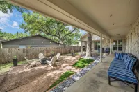 Casa Lago on Lake LBJ, Zenful Retreat;Game Room;Canal Front; Putting Green - 4-Star